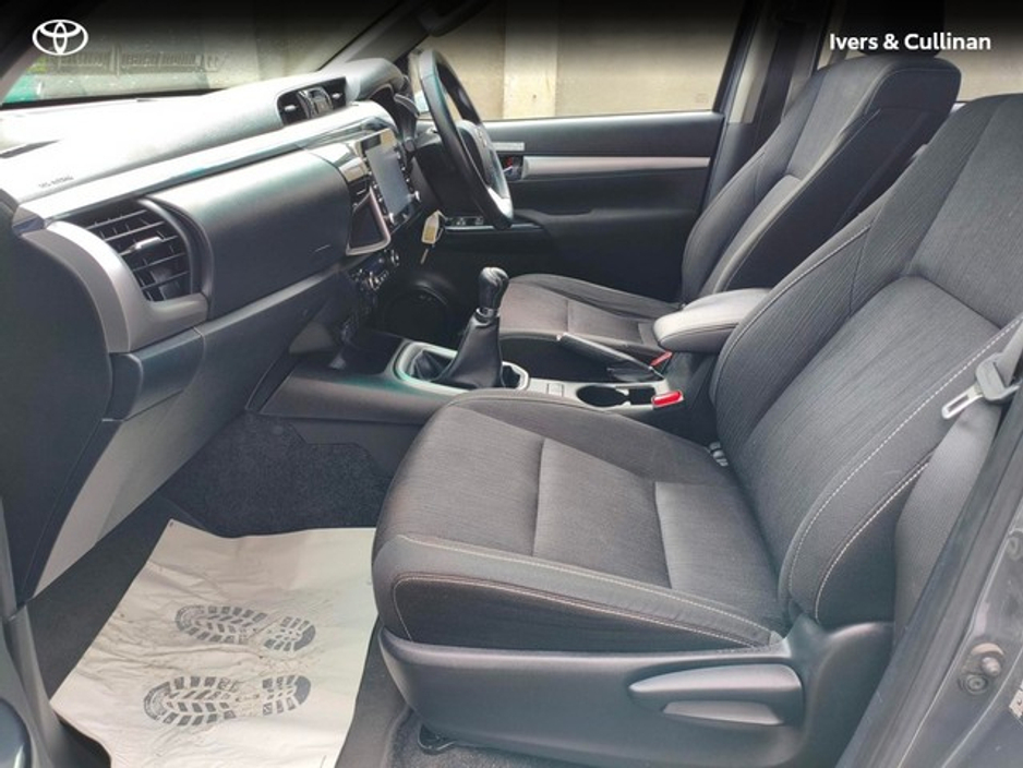 2021 Toyota Hilux - image 5