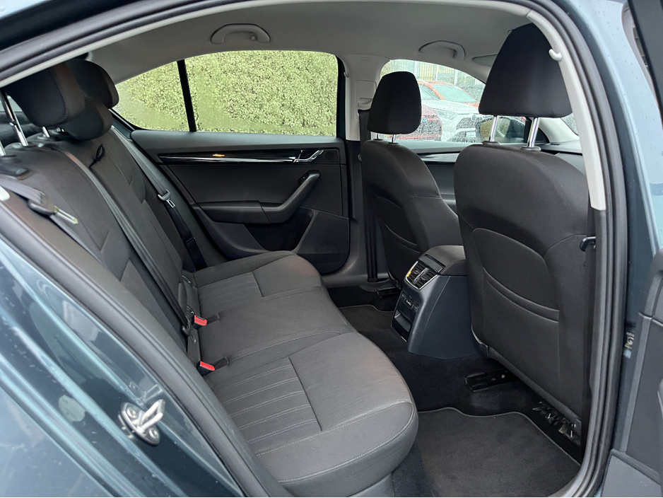 2018 Skoda Octavia STYLE 1.0 PETROL //HIGH SPEC//SAT NAV//REVERSE CAMERA// €13,950