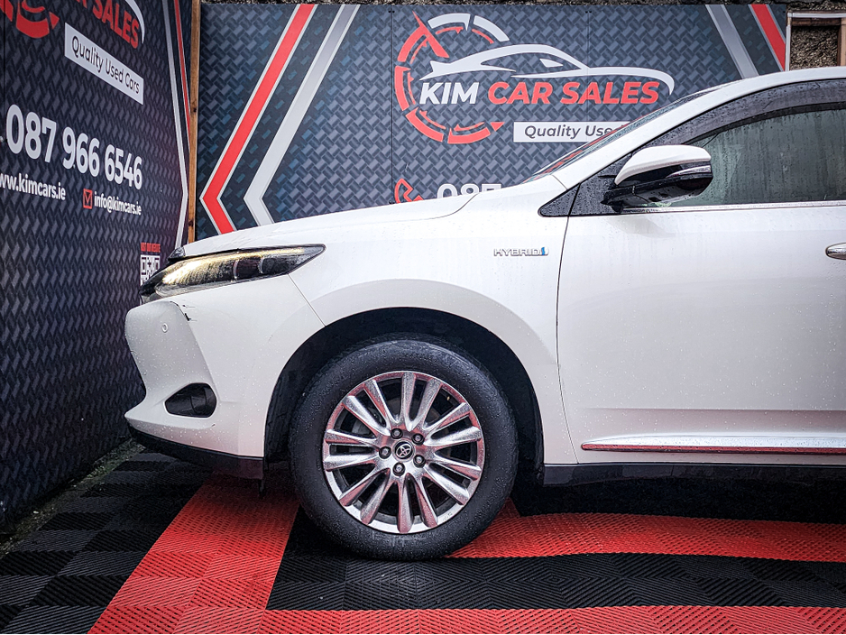 2015 Toyota Harrier - image 4