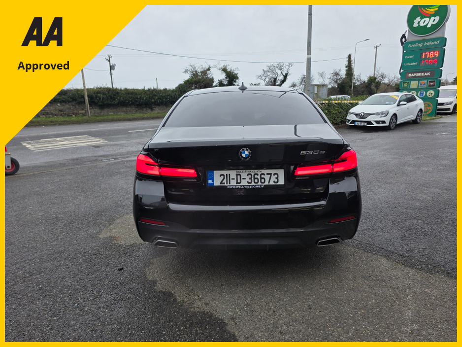 2021 BMW 5 Series - image 6