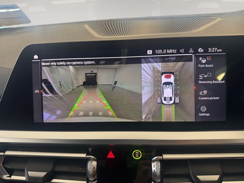 2020 BMW 3 Series - image 14