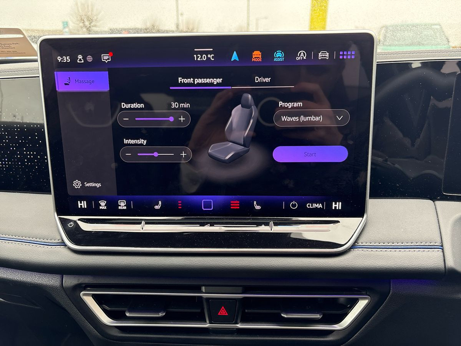 2025 Volkswagen Tiguan - image 19