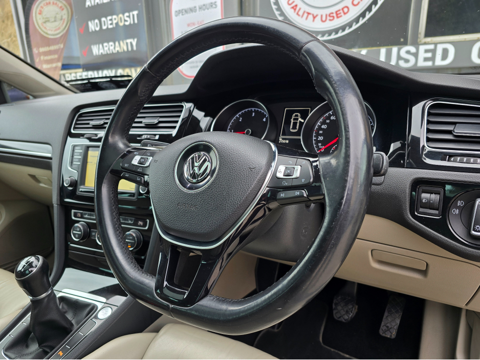 2016 Volkswagen Golf - image 19