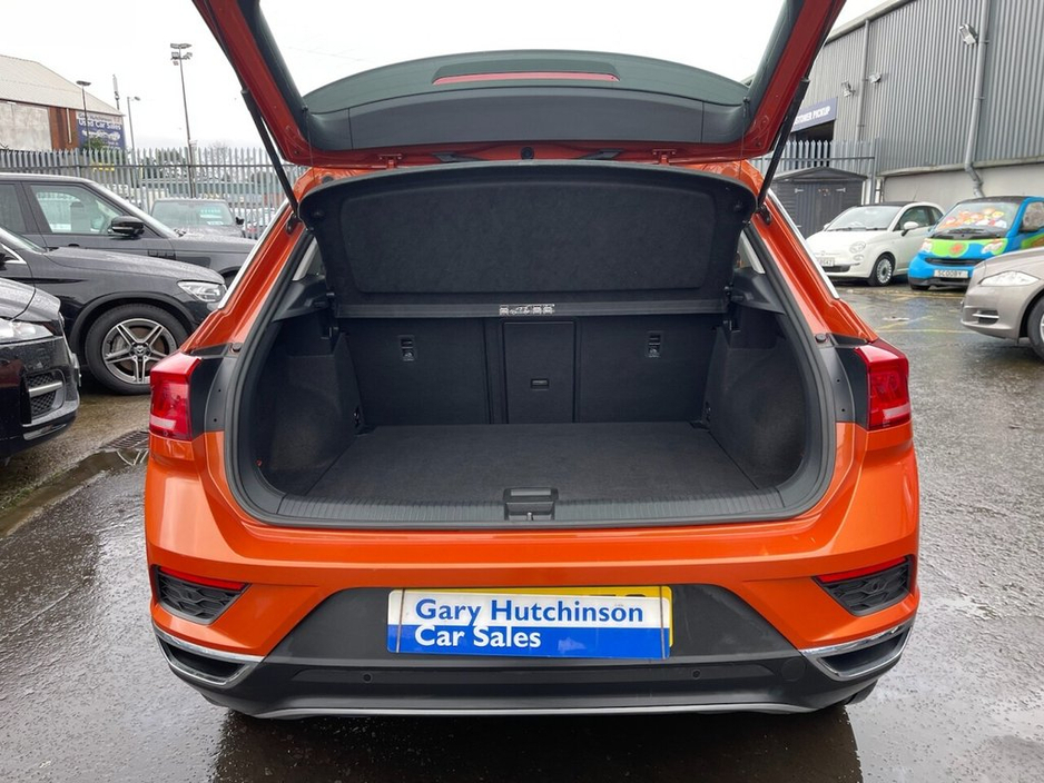 2020 Volkswagen T-Roc - image 38