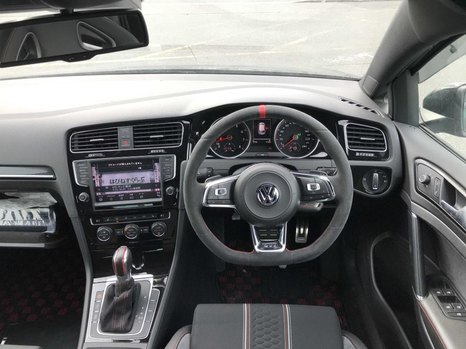 2016 Volkswagen Golf - image 8