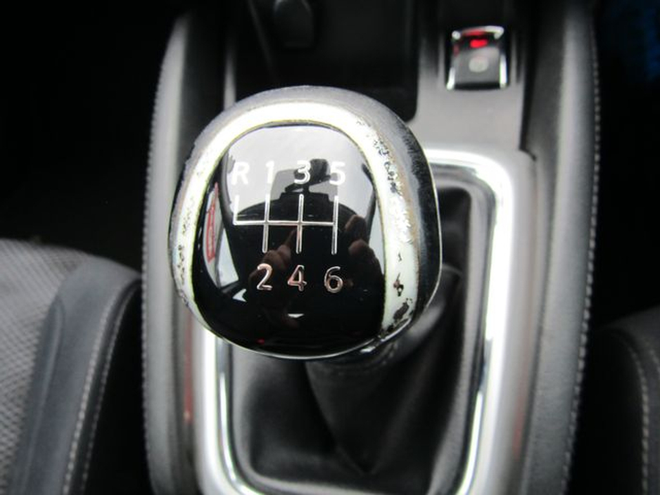 2014 Nissan Qashqai - image 31