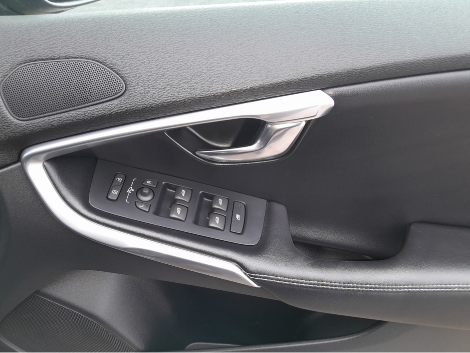 2016 Volvo V40 D2 R-DESIGN ED 5DR