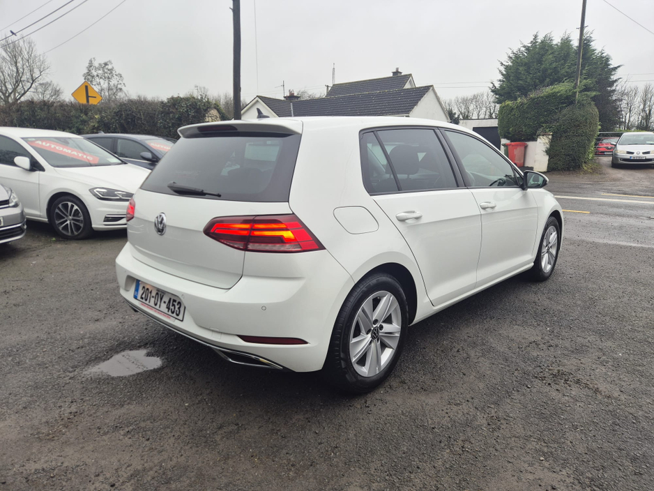 2020 Volkswagen Golf - image 9