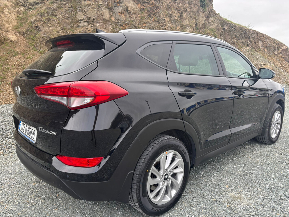 2017 Hyundai Tucson - image 3