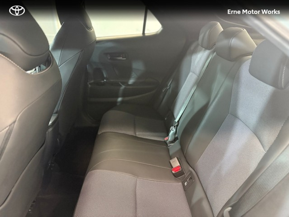 2024 Toyota C-HR - image 7