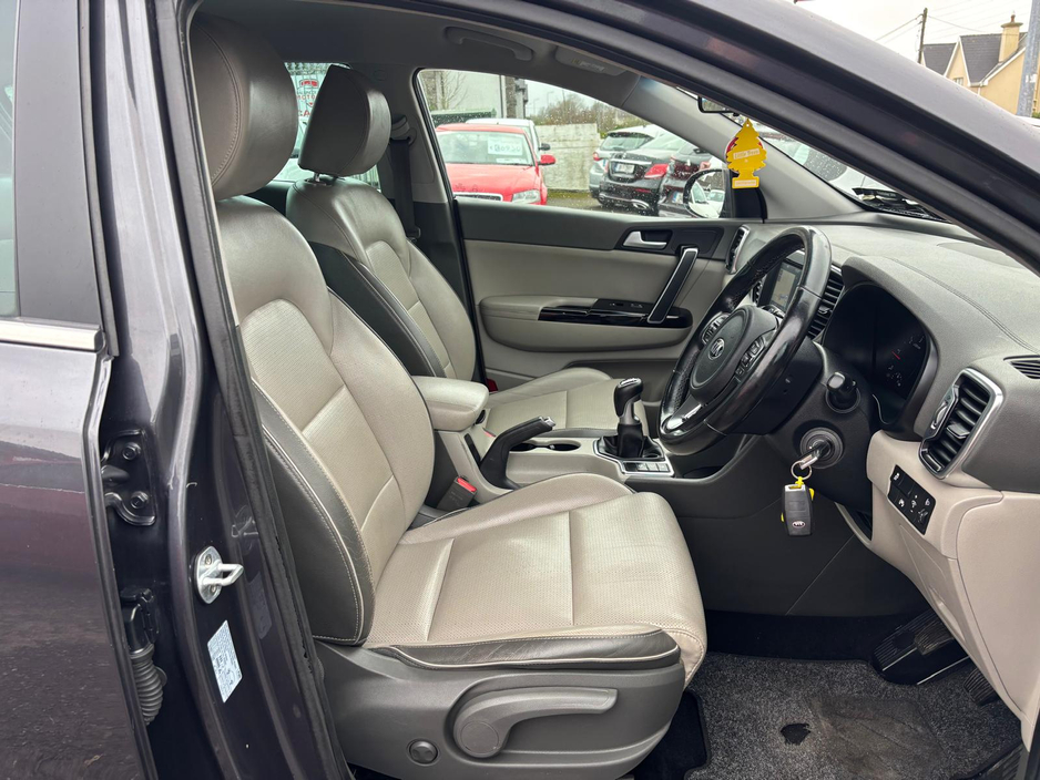2017 Kia Sportage - image 8