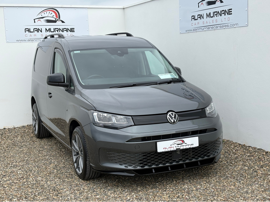 2025 Volkswagen Caddy - image 6