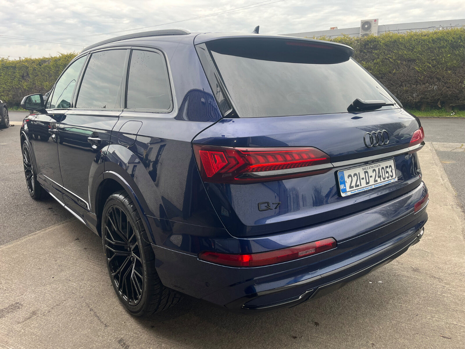 2022 Audi Q7 - image 11