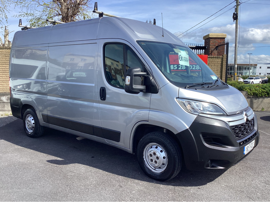 2019 Citroen Relay - image 2