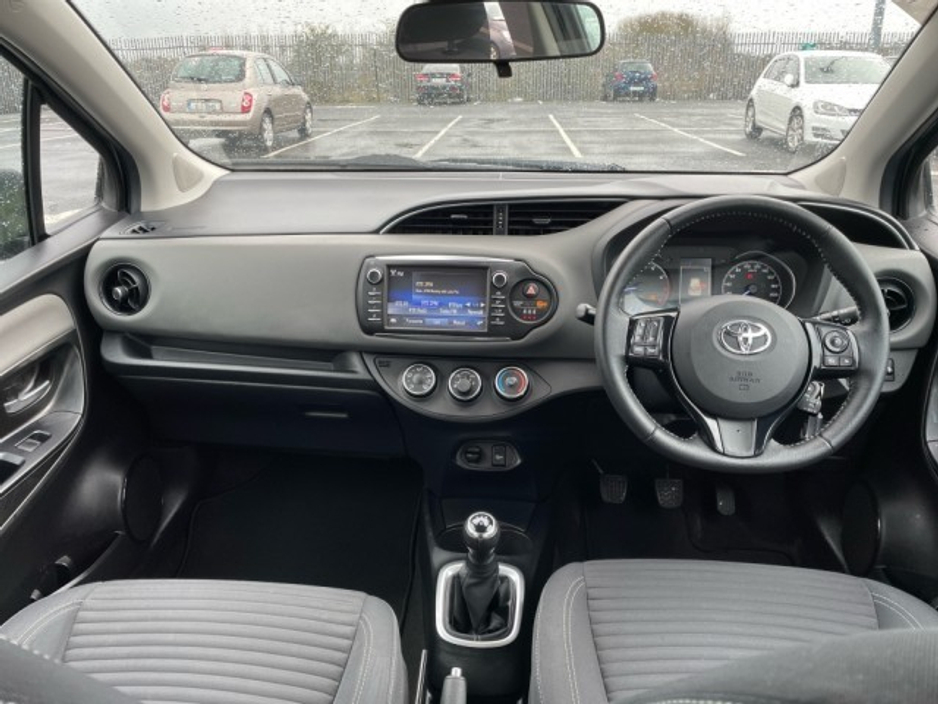 2020 Toyota Yaris - image 8