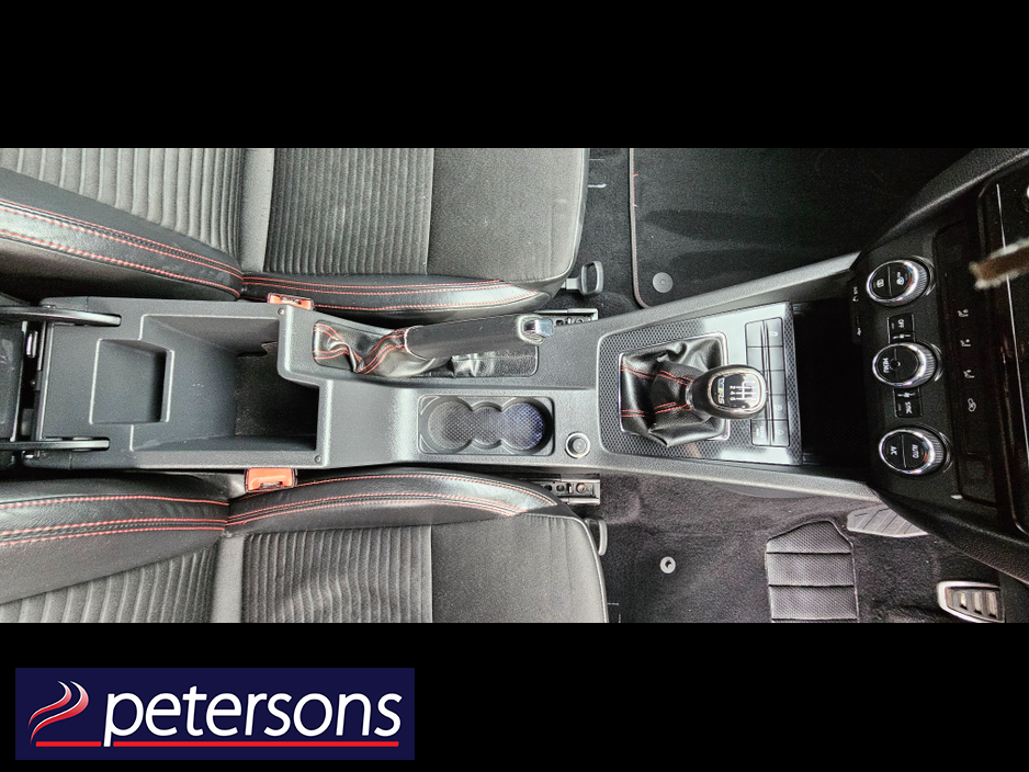 2016 Skoda Octavia - image 21