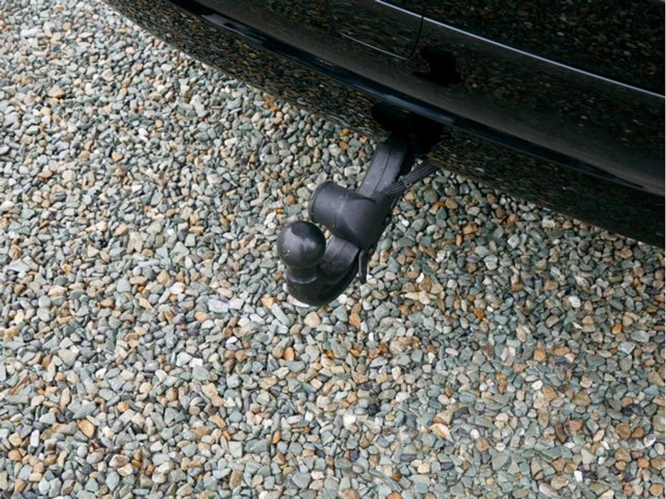 2025 Land Rover Discovery - image 18