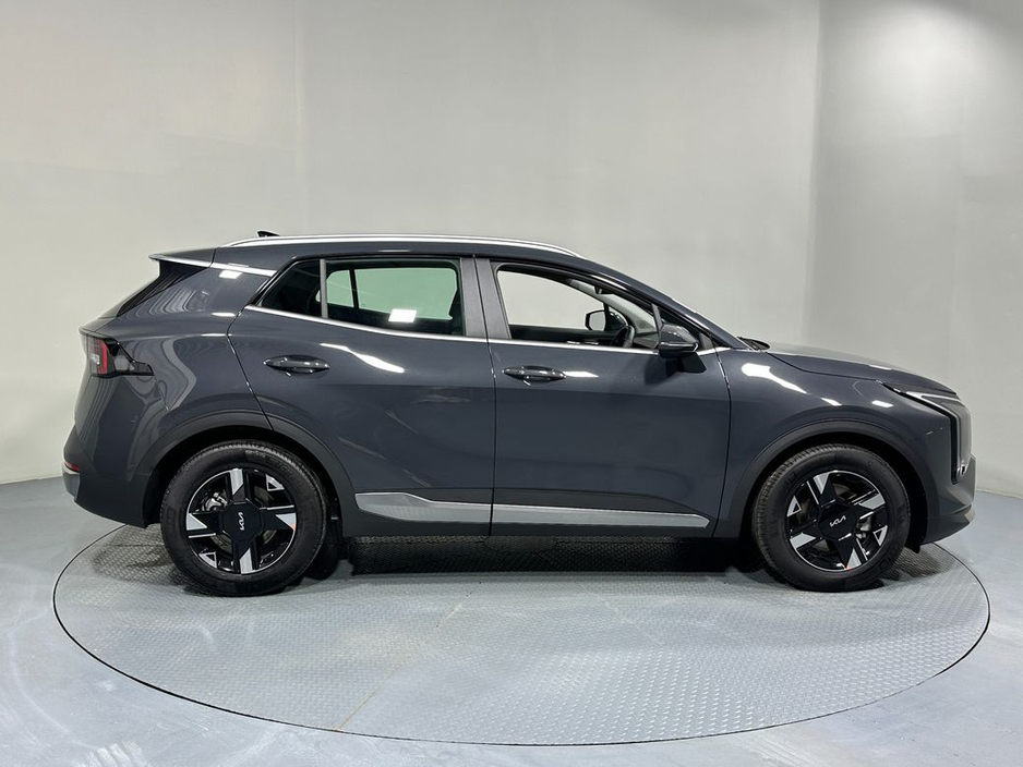 2026 Kia Sportage - image 8