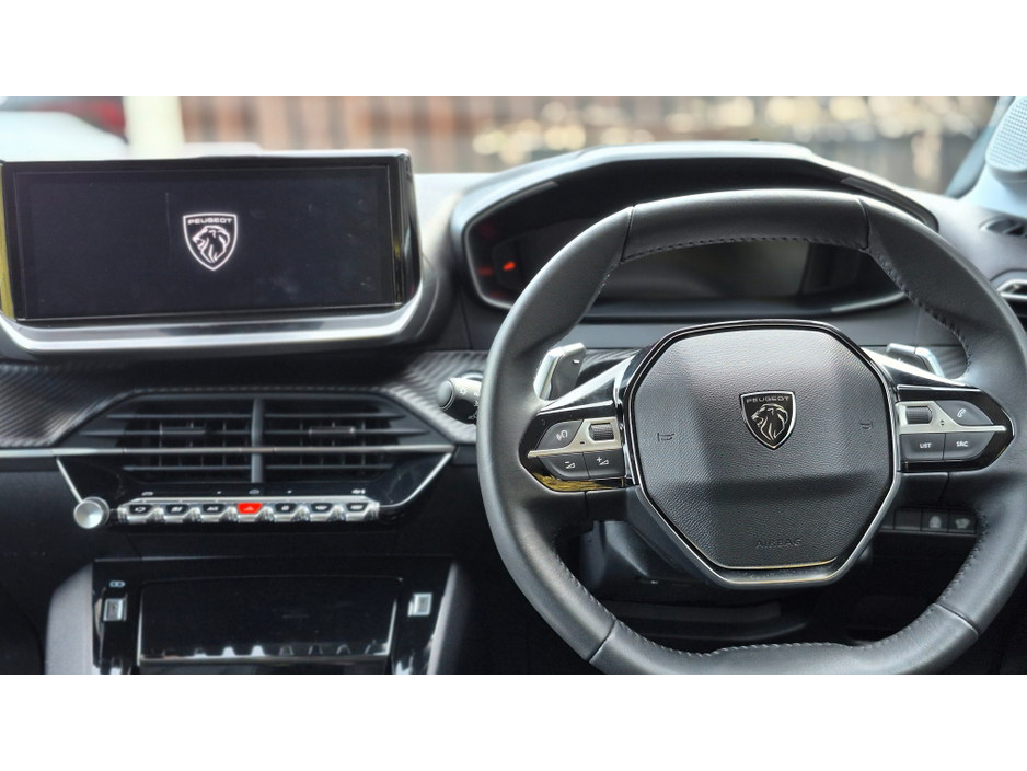 2025 Peugeot 208 - image 19