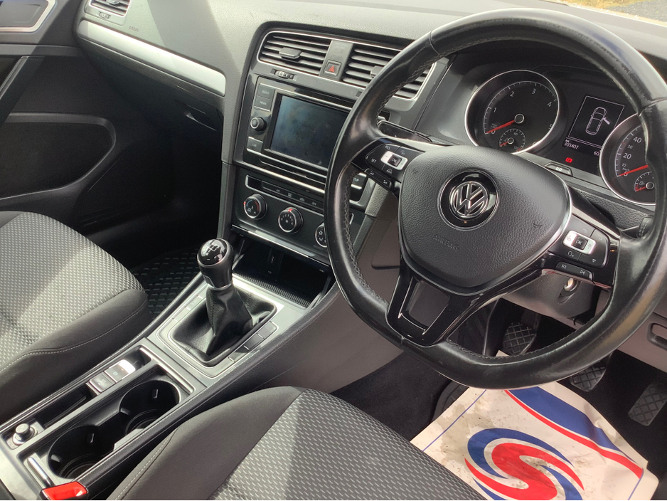2017 Volkswagen Golf - image 6
