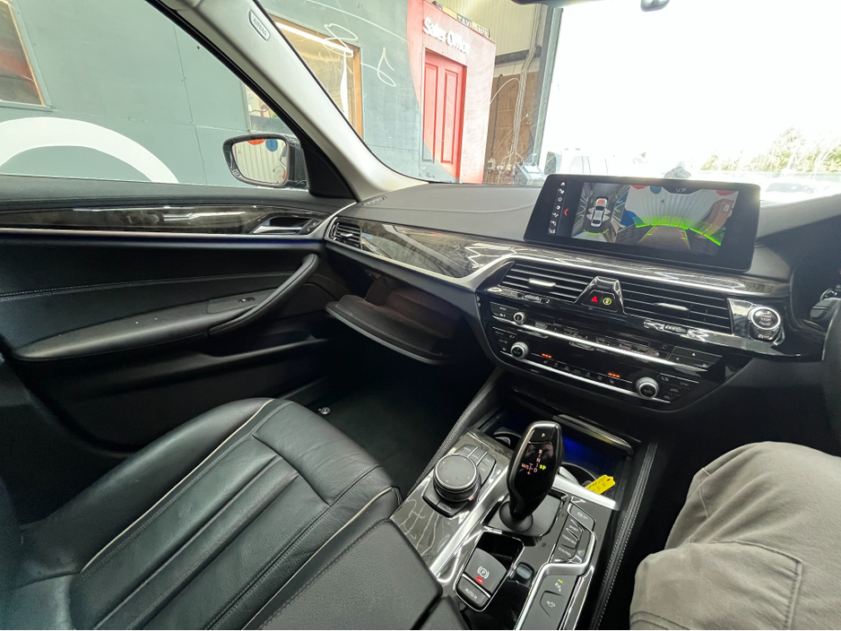 2018 BMW 5 Series - image 15