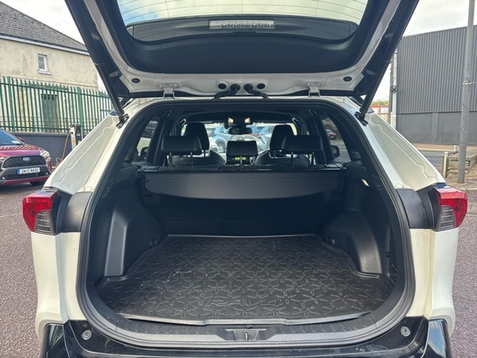2022 Toyota Rav4 - image 10