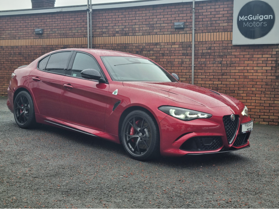 2025 Alfa Romeo Giulia V6 BI-TURBO QUADRIFOGLIO