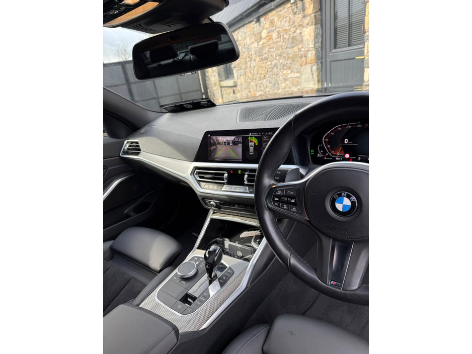 2020 BMW 3 Series - image 10