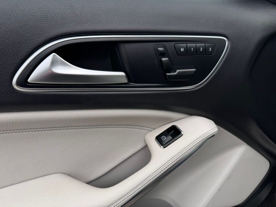 2016 Mercedes-Benz GLA Class - image 28