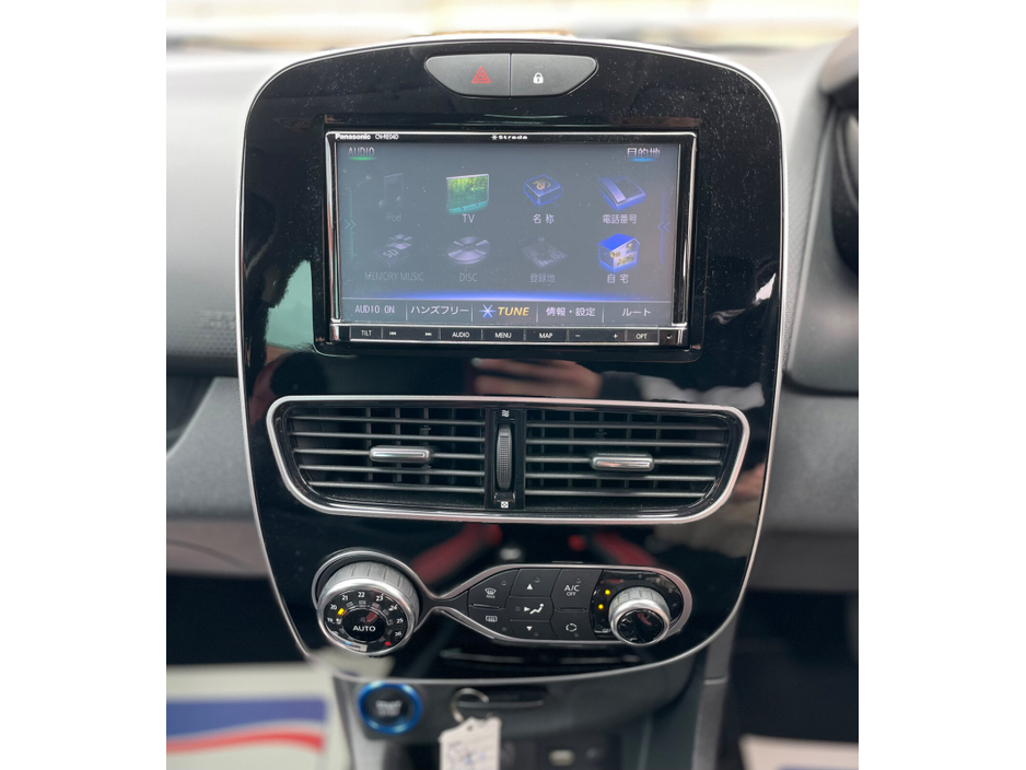 2018 Renault Clio - image 9