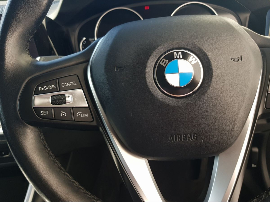 2021 BMW 3 Series - image 16