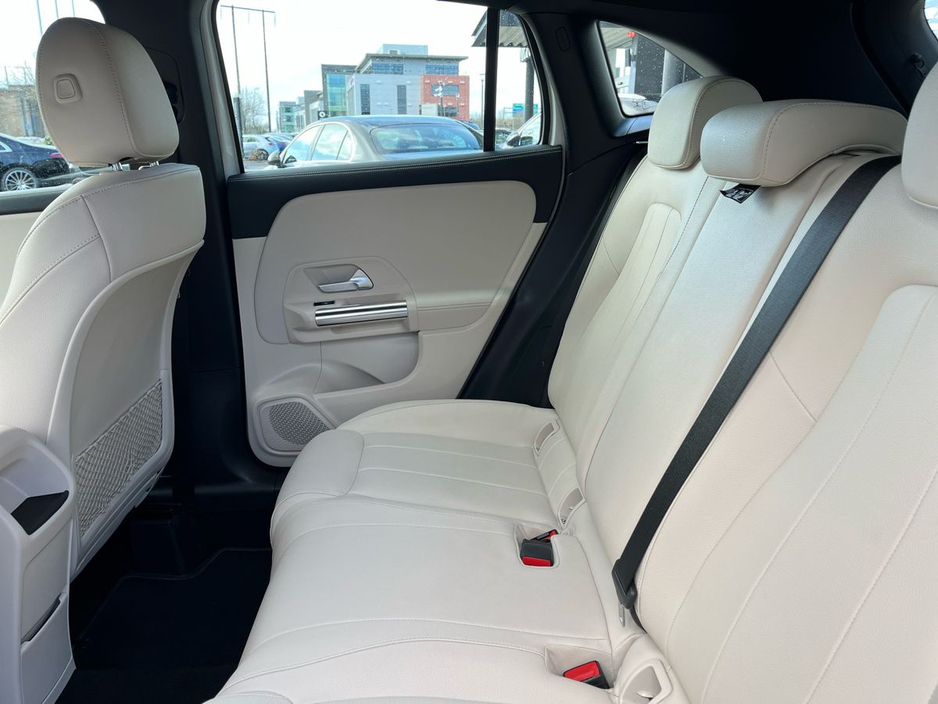 2022 Mercedes-Benz GLA Class - image 13