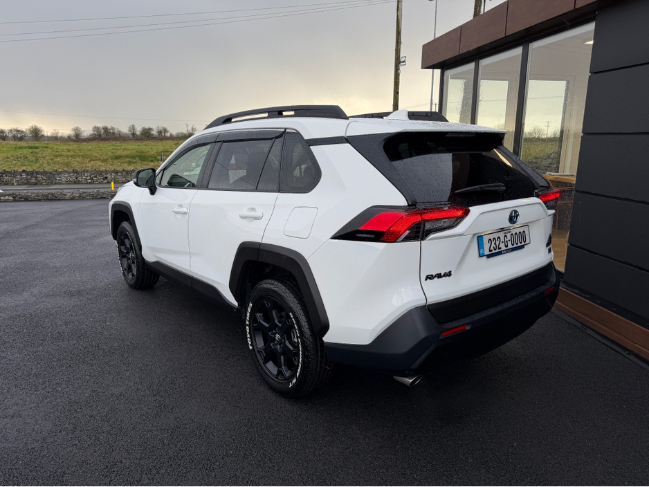 2023 Toyota Rav4 - image 3