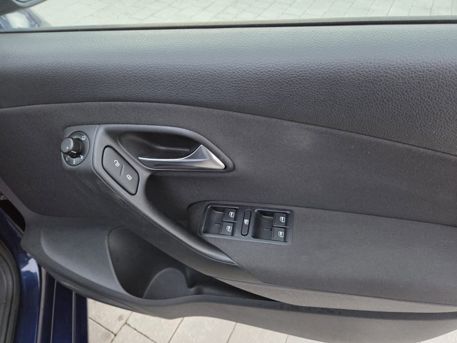 2012 Volkswagen Polo - image 18