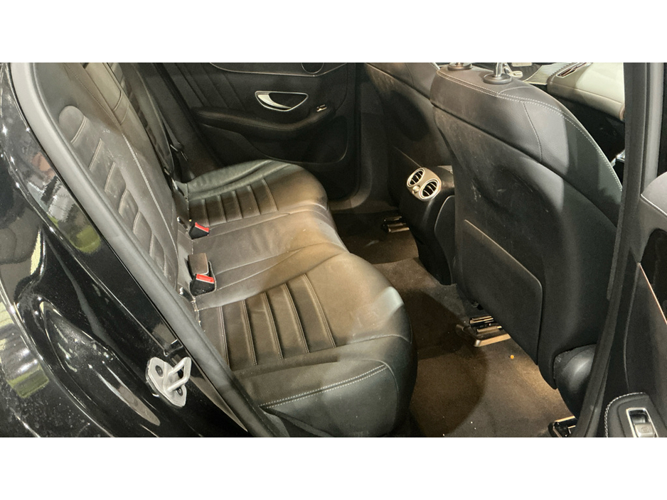 2022 Mercedes-Benz EQC - image 6