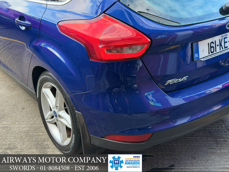 2016 Ford Focus - image 22