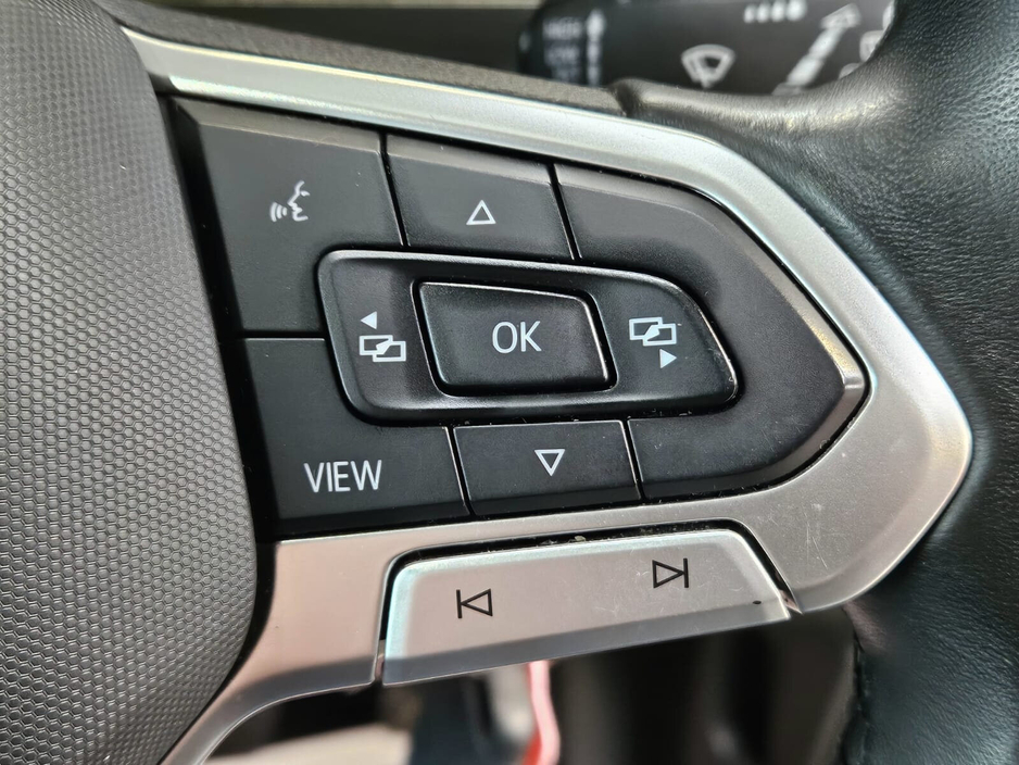 2021 Volkswagen Tiguan - image 10