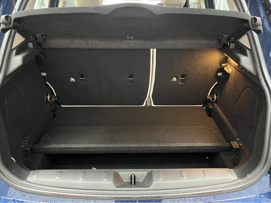 2017 MINI Cooper D - image 8