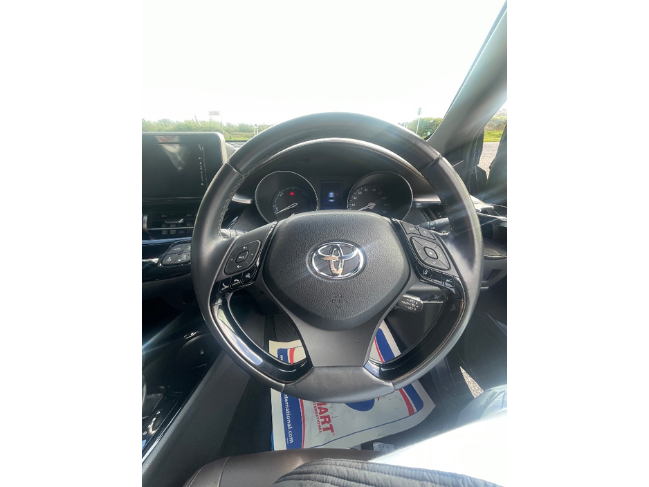 2018 Toyota C-HR - image 13