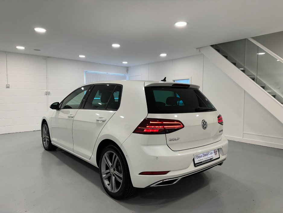 2019 Volkswagen Golf - image 13