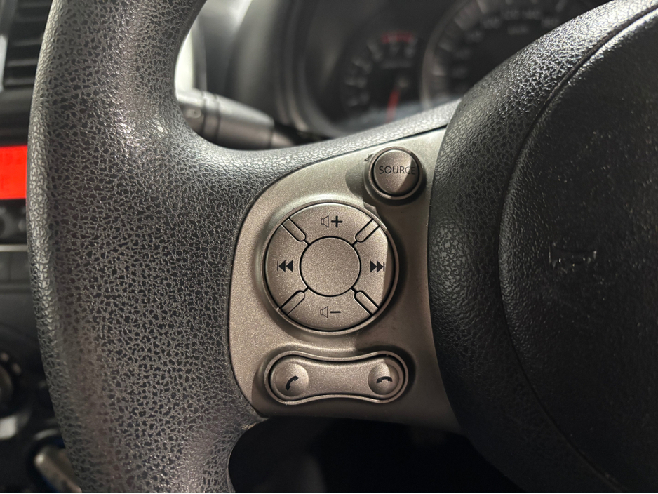 2017 Nissan Micra - image 10