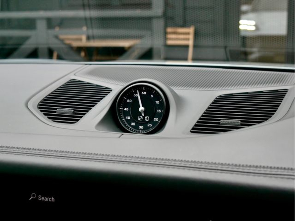 2024 Porsche Cayenne - image 24