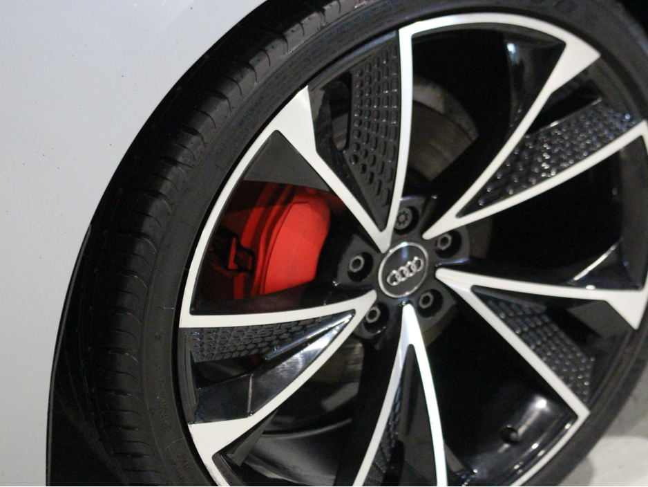 2020 Audi A6 - image 14