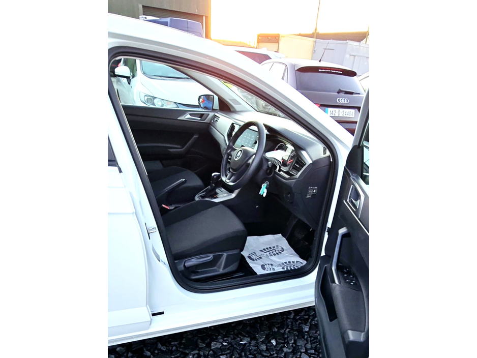 2018 Volkswagen Polo - image 7