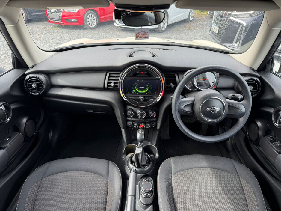 2016 MINI Hatch - image 15
