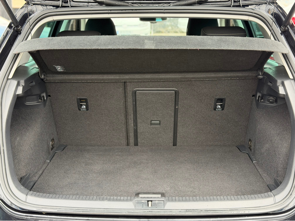 2016 Volkswagen Golf - image 12
