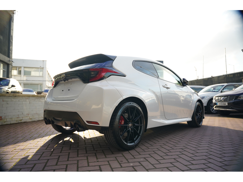 2020 Toyota Yaris - image 4