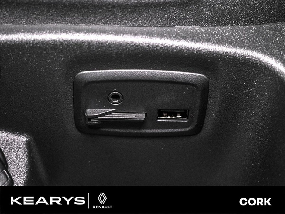 2019 Renault Zoe - image 12