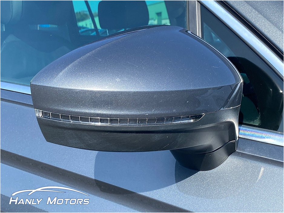 2020 Volkswagen Tiguan - image 25