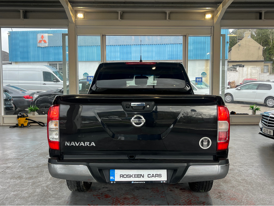 2018 Nissan Navara - image 8